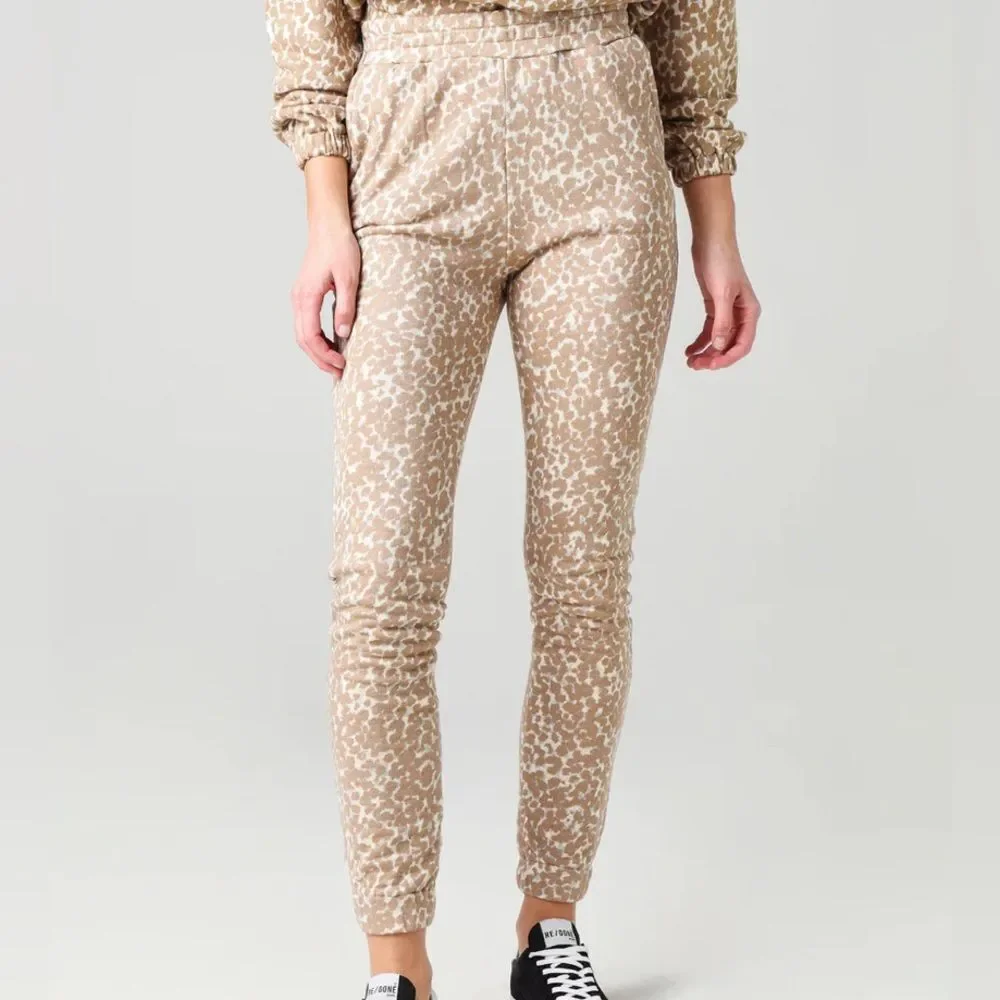 BB Dakota Women’s I Want It Cat Way Jogger Leopard Print Pants size S